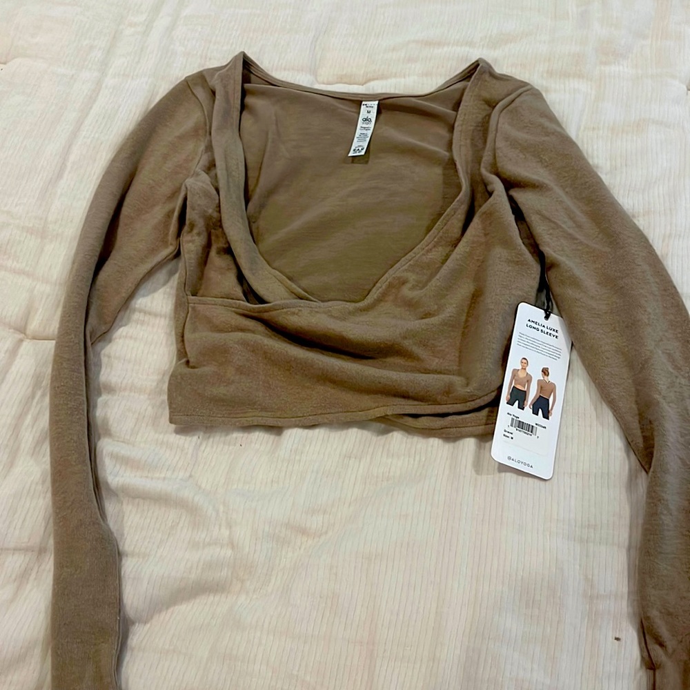 Alo Yoga Top Medium NWT